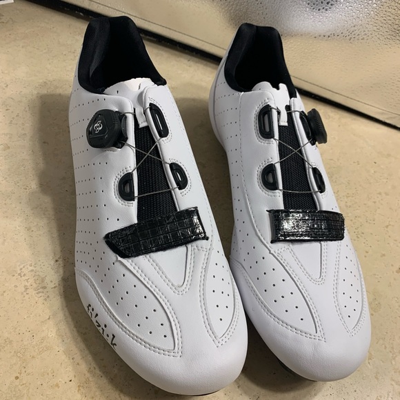NWT fizik men’s cycling/ racing/ spinning shoes 🚵‍♀️ - Picture 5 of 10